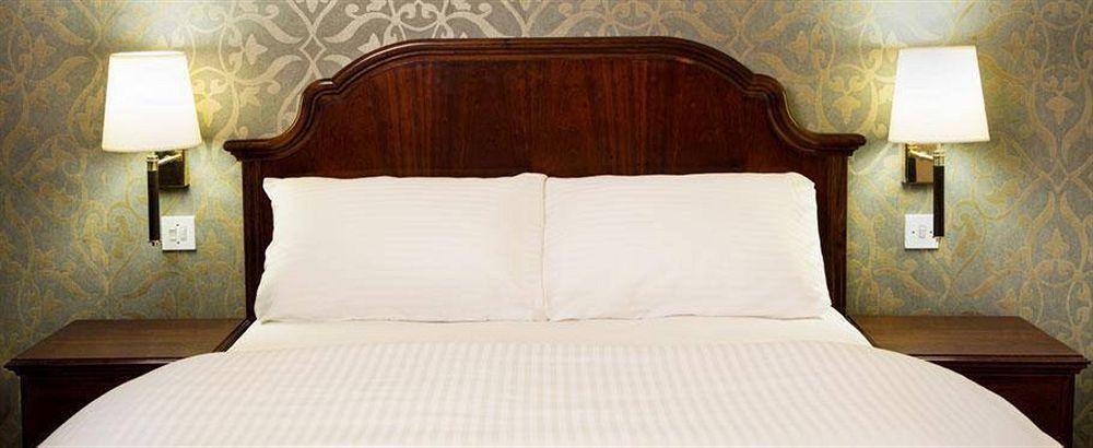 The Bell Hotel & Inn By Greene King Inns Woburn Esterno foto