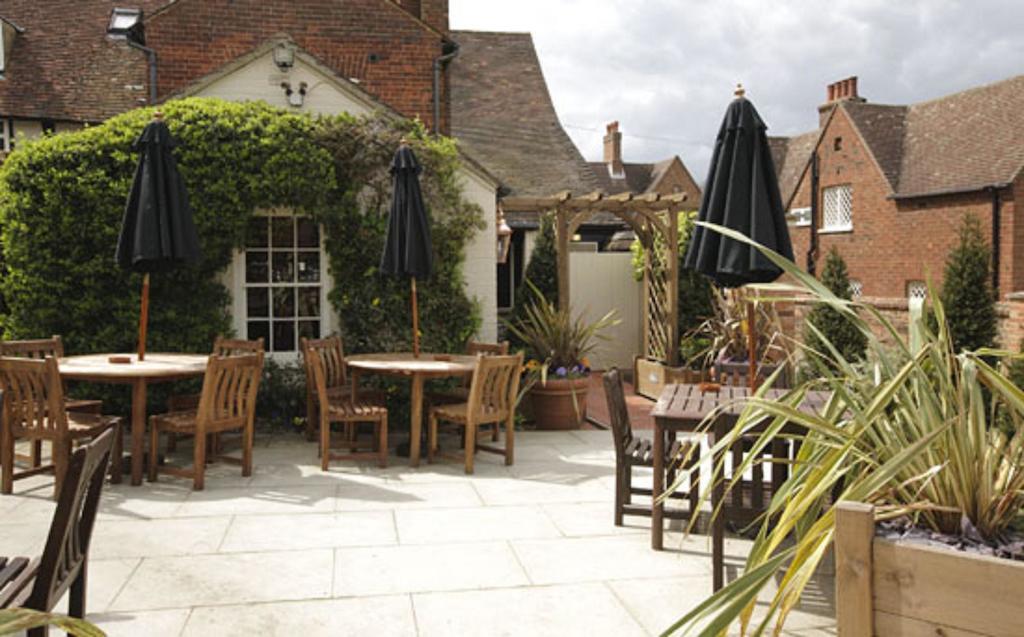 The Bell Hotel & Inn By Greene King Inns Woburn Esterno foto