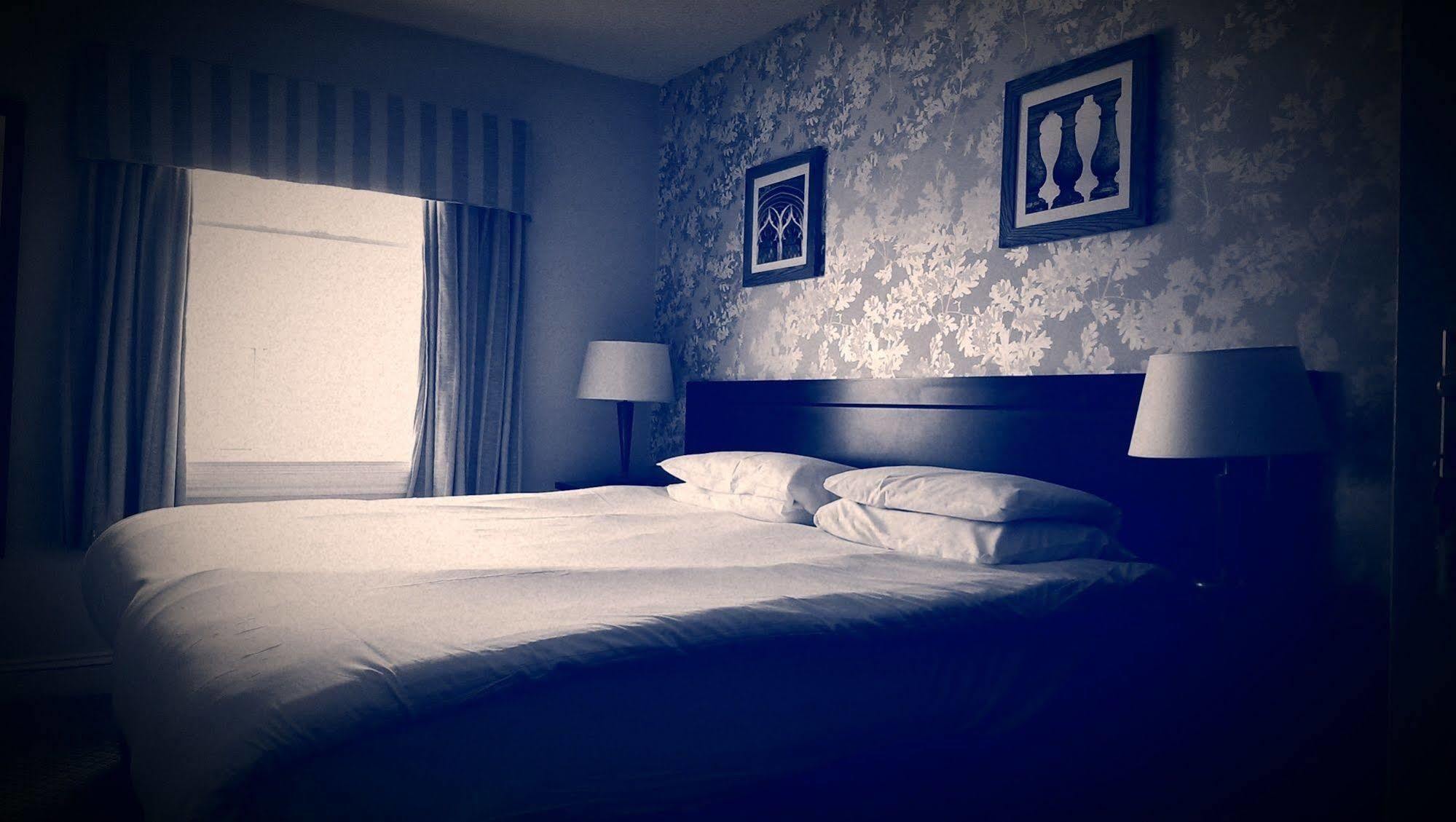 The Bell Hotel & Inn By Greene King Inns Woburn Esterno foto
